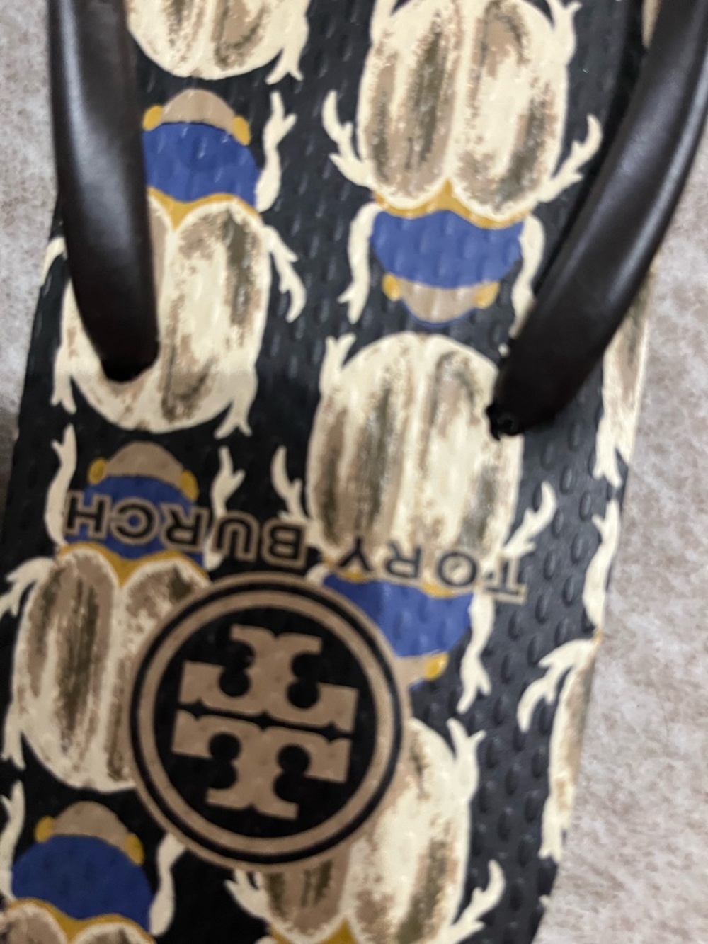 Tory Burch Black Flip Flops with Navy & Cream Print - Picture 2 of 6
